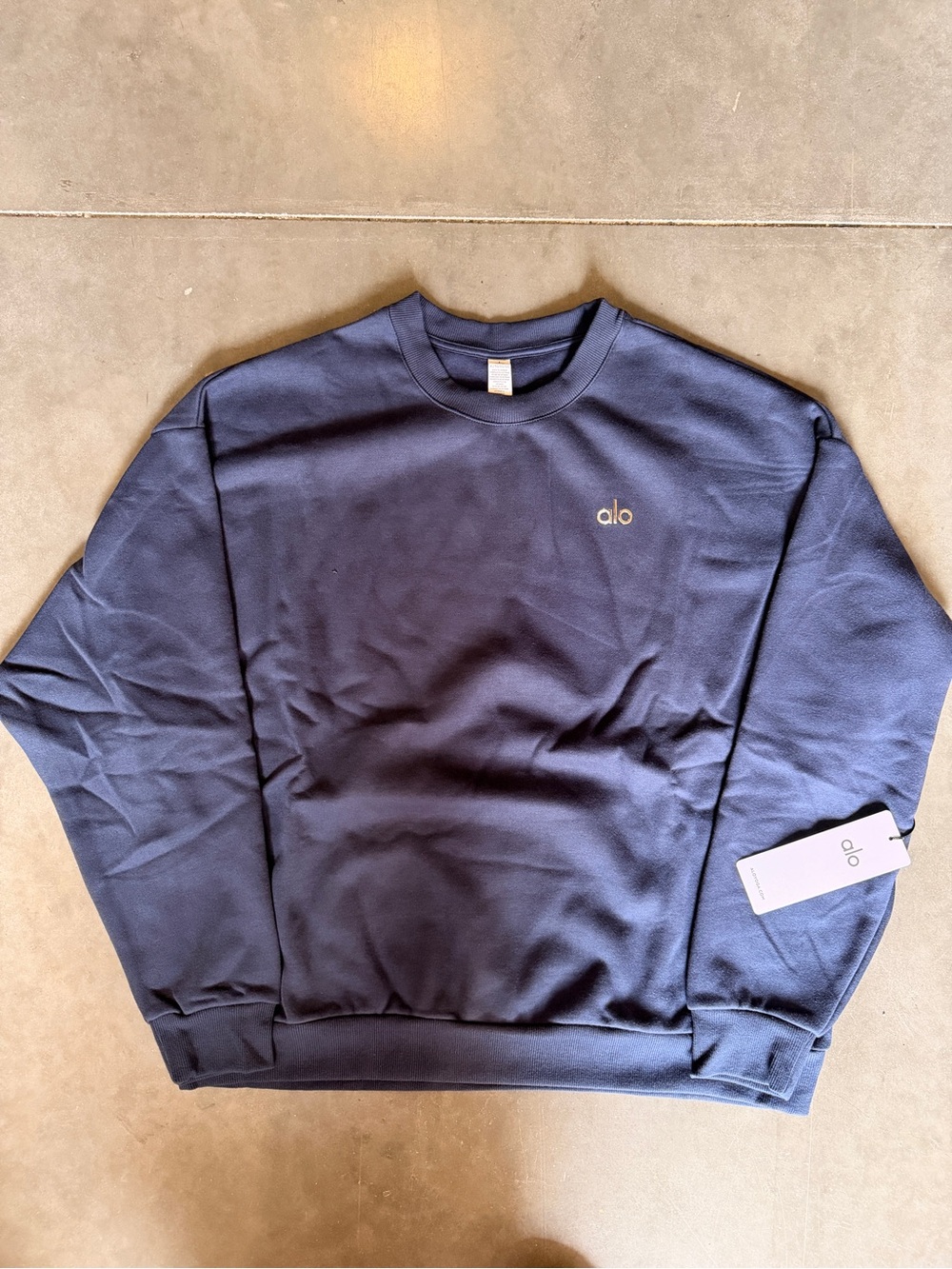ALO Yoga Men's Crewneck Sweatshirt in Navy Blue